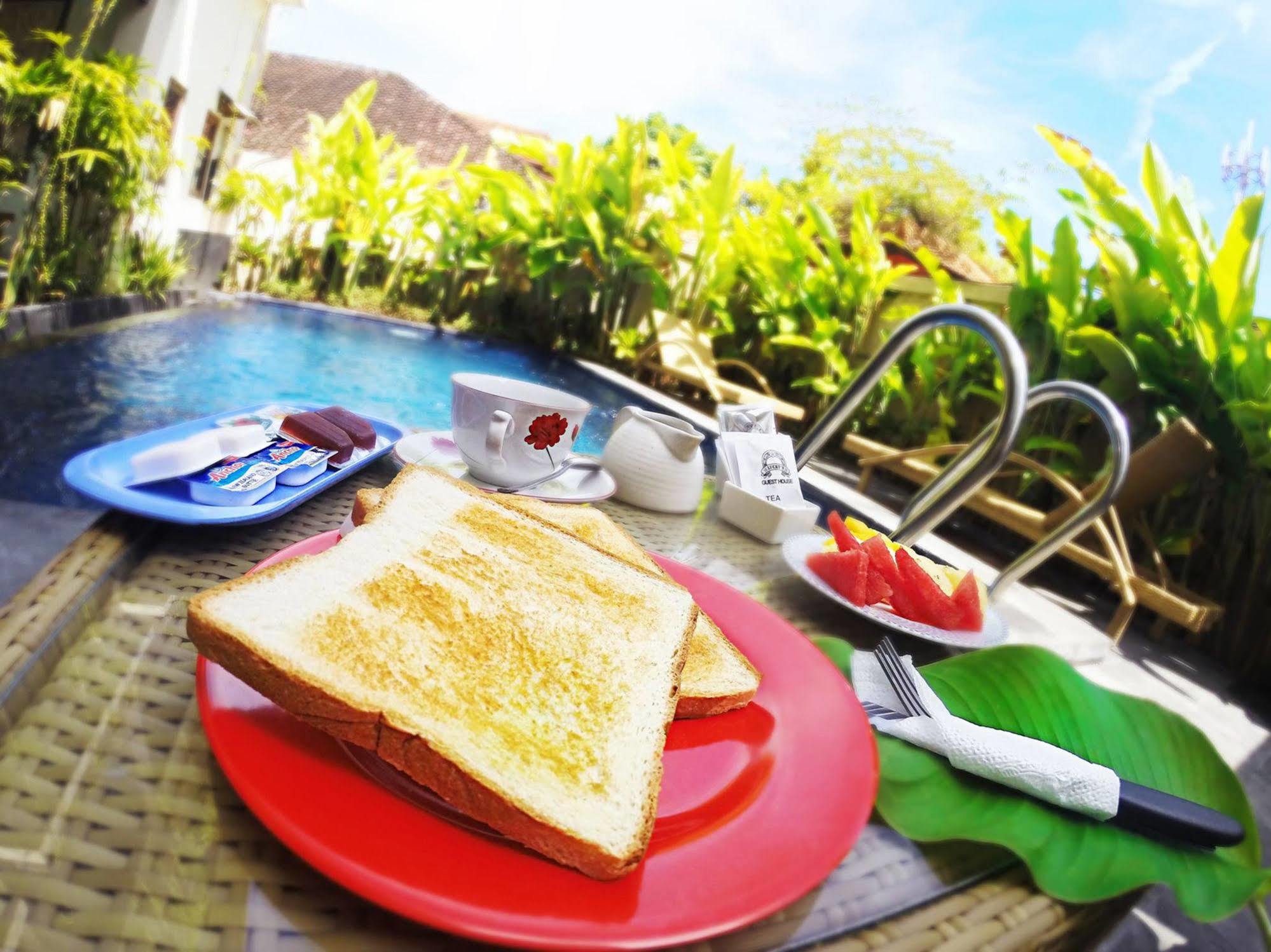 Luckys Guest House Kuta  Ngoại thất bức ảnh